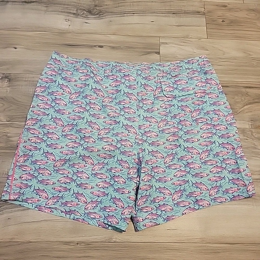 Vineyard Vines Swim Trunks Mens XL Blue Pink Crappy Fish AOP Beach Poolside - Picture 5 of 10